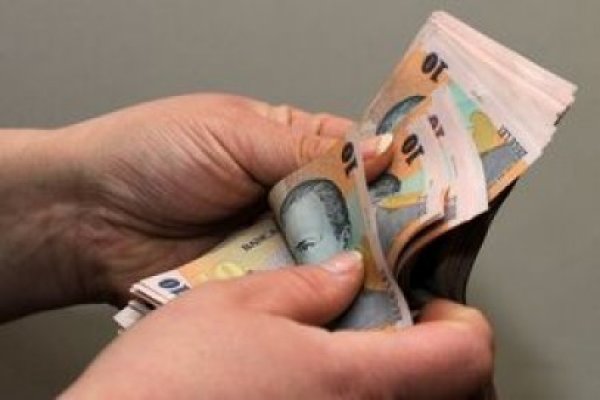 Salariile bugetarilor vor fi majorate cu 7,4% de la 1 decembrie 2012
